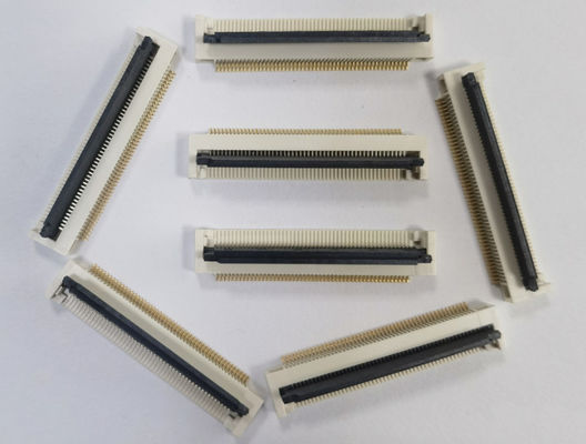 مساحة 0.5mm Fpc Connector 4 Pin إلى 68 Pin زاوية يمينية 90 ° سهلة على Smt Type H 2.55mm